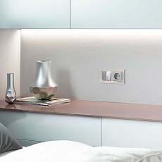 Розетка Werkel Hammer с заземлением и шторками серебряный W1271106 4690389162824 5