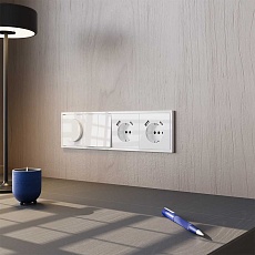 Розетка встраиваемая Voltum S70 с заземлением и защитными шторками, 16А, с USB, A+A, (белый глянцевы VLS040401 5