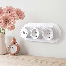 Рамка Werkel на 3 поста Favorit Runda белый W0035101 4690389166471 2