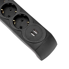 Фильтр сетевой 5 гнезд, 5м, 3х1,5мм², с автовыкл, 2 USB, черный KRANZ 13-4703 1