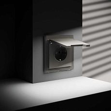 Розетка встраиваемая Voltum S70 с заземлением, защитными шторками и крышкой 16А, (шелк) VLS040304 4