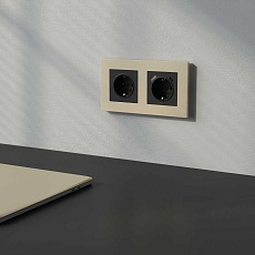 Розетка Werkel с заземлением и шторками черный матовый W1171108 4690389156885 3